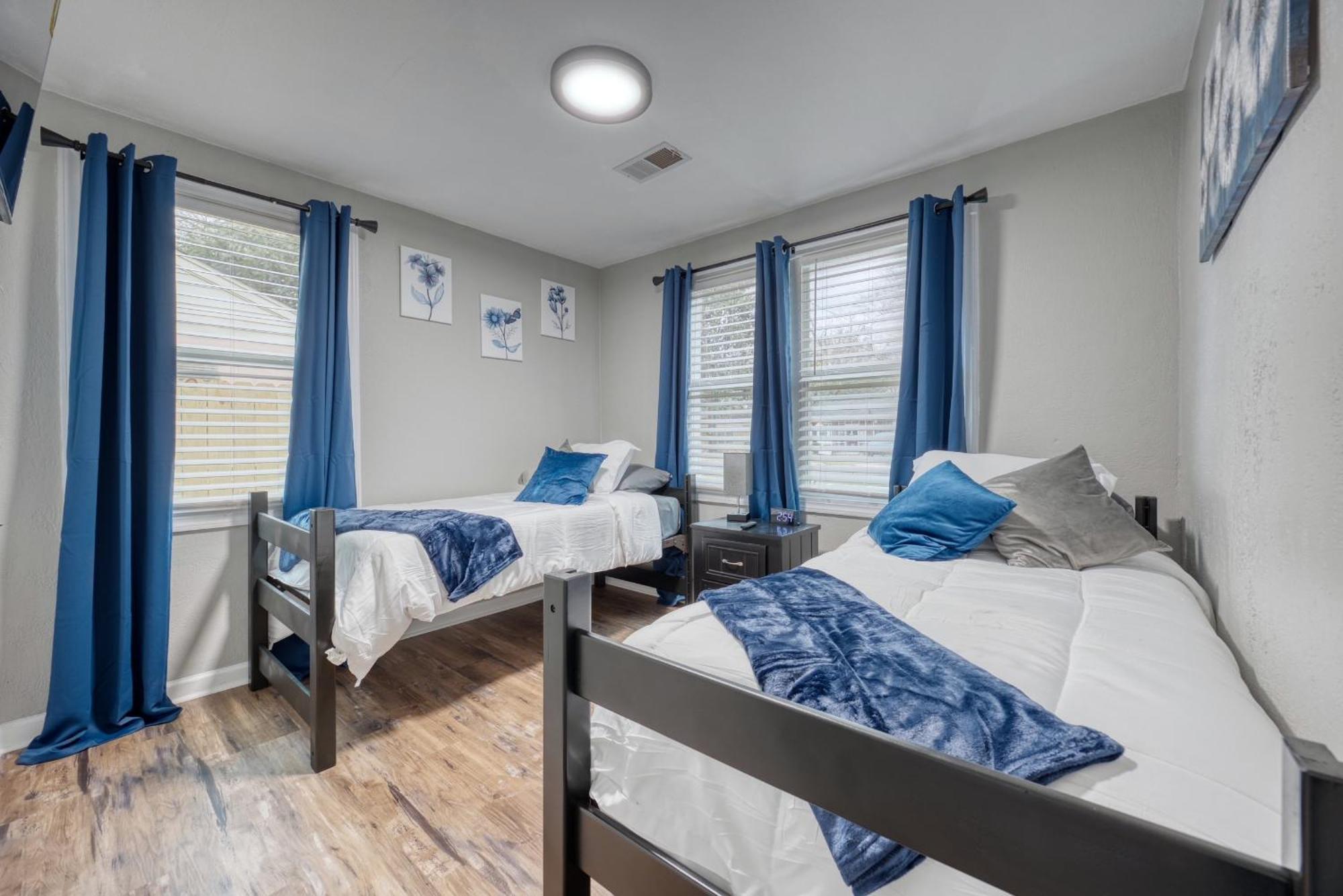 Cozy Home With City Views Columbus Bagian luar foto